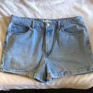 Lightwash high-rise denim shorts